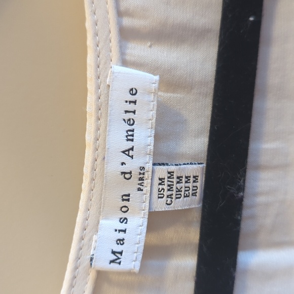 NWOT Cream V neck blouse Size M - Picture 5 of 5